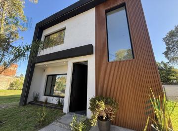 Casa · 130m² · 4 Ambientes · 2 Cocheras · Venta Casa a Estrenar en Condominio Cerrado - Parque Leloir - Ituzaingo