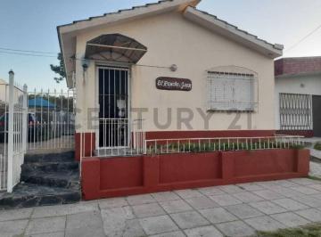 Casa · 136m² · 4 Ambientes · 1 Cochera · Casa con Dpto en Mar del Tuyu