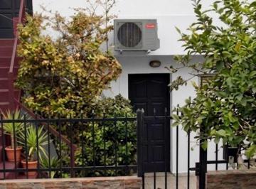 Casa de 4 ambientes, Tres de Febrero · Venta de Casa Multifamiliar en Caseros
