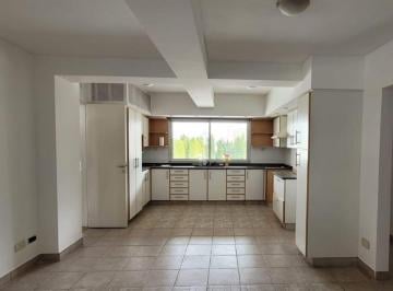 Departamento de 7 ambientes, Neuquén · Departamento de 200 m² con 4 Habitaciones en Venta en Centro Este