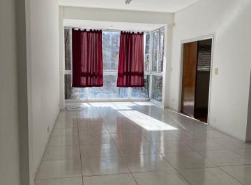 Oficina comercial 70m² Alquiler · ¡Excelente Oficina de 70 M²! Contrafrente Muy Luminoso | Ubicación Estratégica