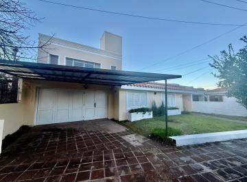 Casa · 290m² · 8 Ambientes · 4 Cocheras · Casa en Venta 5 Dorm Cerro de Las Rosas Pileta Categoria