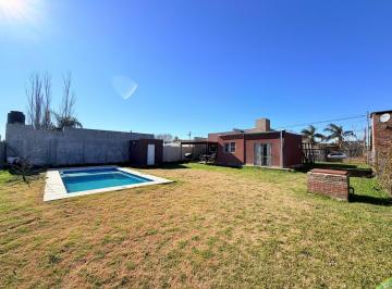 Casa · 85m² · 4 Ambientes · Casa de Tres Dorm. con Pileta