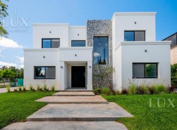 Casa · 305m² · 4 Dormitorios · 4 Cocheras · Casa 7 Ambientes, con Salida Al Rio, San Benito, Villanueva