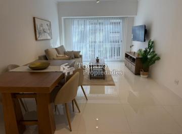 Departamento · 73m² · 3 Ambientes · 3 Ambientes a La Calle con Balcon y 2 Baños Reciclado a Nuevo