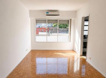 Departamento · 37m² · 2 Ambientes · Luminoso 2 Amb Al Contrafrente en Recoleta
