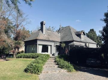 Casa · 300m² · 5 Ambientes · 3 Cocheras · Casa en El Barranco