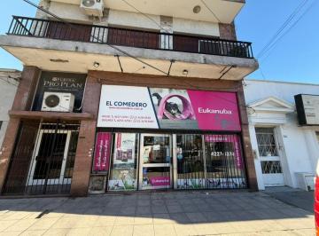 Local comercial de 3 ambientes, Avellaneda · Excelente Propiedad Comercial en Block (Amplio Local y Departamento con Fondo Parquizado)