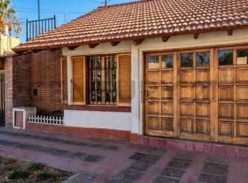 Casa · 119m² · 3 Dormitorios · Casa 3 Dorm., Cochera, Patio en Barrio Trapiche