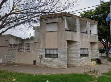 Casa · 6 Ambientes · 1 Cochera · Casa en España y Hospitales
