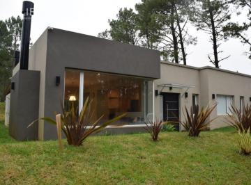 Casa · 150m² · 4 Ambientes · 1 Cochera · Casa en Alq. Temporario en Costa Esmeralda, Costa Atlántica, Buenos Aires