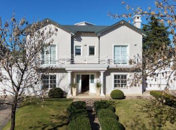Casa de 5 ambientes, Córdoba · Casa en Venta Valle Escondido, Los Cielos - 4 Dorm. 3 Baños - Excelente Ubicación