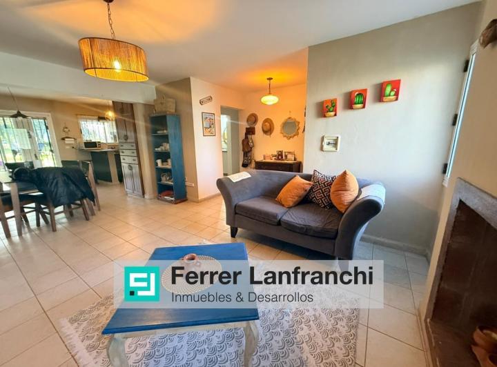 Casa · 230m² · 15 Ambientes · 2 Cocheras