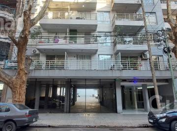 Departamento · 42m² · 2 Ambientes · 1 Cochera · Departamento en Flores