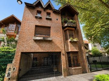 Casa · 280m² · 6 Ambientes · 2 Cocheras · Casa en Venta en Ramos Mejia