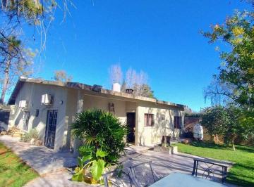 Casa · 180m² · 4 Ambientes · 2 Cocheras · Casa Quinta 4amb Las Heras Lote 886,52 m² Financia
