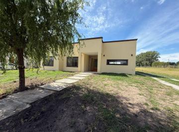 Casa · 190m² · 3 Ambientes · 1 Cochera · Venta Casa 4 Amb a Estrenar Praderas 57 Cañuelas Financiacion Consultar Anticipo Posesion