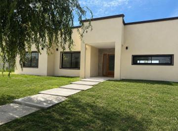 Casa · 170m² · 4 Ambientes · 1 Cochera · Venta Casa 4 Amb a Estrenar Praderas 57 Cañuelas Financiacion Consultar Anticipo Posesion