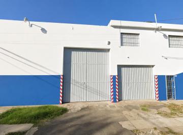 Bodega-Galpón · 576m² · Galpón a La Venta en Tiro Suizo
