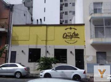 Local comercial · 180m² · 5 Ambientes · Local en Venta - 3 Ambientes 2 Depósitos 3 Baños - 315 m² - Barracas