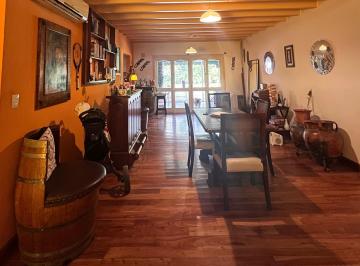Casa en venta – 7 ambientes | Boca Ratón Country Life, PilarUbicada en uno de lo · Casa en Venta Barrio Boca Ratón
