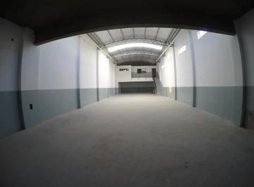 Bodega-Galpón · 350m² · 3 Ambientes · Alquiler de Depósito/galpón de 350 m² en Villa Maipú