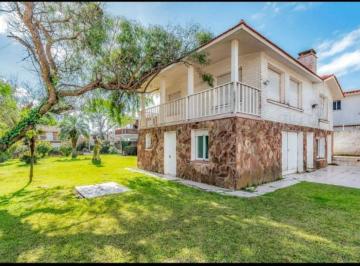 Casa de 5 ambientes, Uruguay · Casa en Venta con 888 m² de Terreno, a Pasos del Mar, Punta del Este