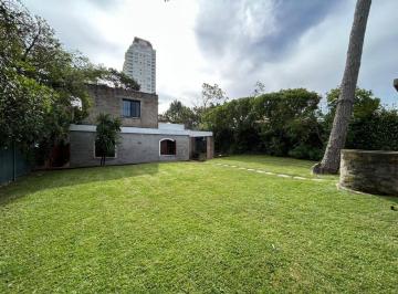 Casa de 6 ambientes, Uruguay · Casa en Venta Playa Mansa, Gran Terreno, Cerca del Mar, Punta del Este