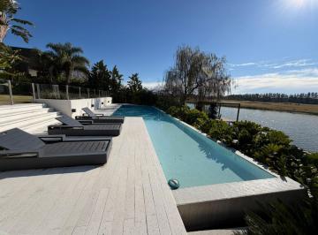 Casa · 649m² · 4 Dormitorios · 4 Cocheras · Casa en Venta con 4 Suites en Nordelta Golf a La Laguna y Golf