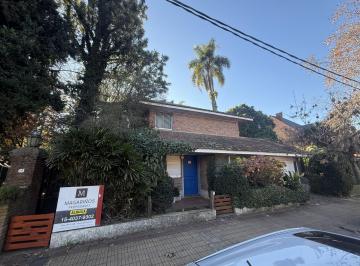 Casa · 250m² · 6 Ambientes · 1 Cochera · Alquiler Casa 6 Ambientes con Jardin Barrio Ingles Temperley