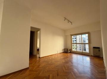 Departamento · 53m² · 3 Ambientes · Increible 3 Ambientes Al Contrafrente con Balcón Corrido en Botanico.