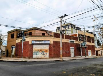 Local comercial · 740m² · Local con Departamento. General Acha Esquina Pedro Echagüe.