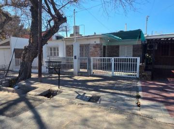 Casa de 5 ambientes, Ciudad de Mendoza · Sexta Seccion