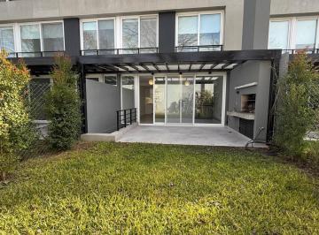 Casa · 165m² · 6 Ambientes · 2 Cocheras · Casa en Alquiler, 4 Dorm. en Las Lomas de San Isidro, con Parrilla