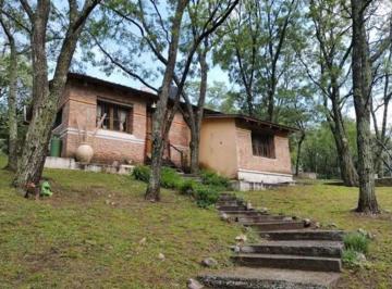 Casa · 244m² · 10 Ambientes · 4 Cocheras · Venta Complejo 4 Cabañas Cno. Al Cuadrado