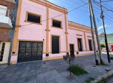 FRENTE 14 DE JULIO · PH 7 Ambientes Venta en 14 de Julio 3901 (Lanus Oeste)