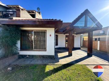 Casa · 260m² · 5 Ambientes · 3 Cocheras · Casa 5 Ambientes Venta Monte Grande Apta Credito