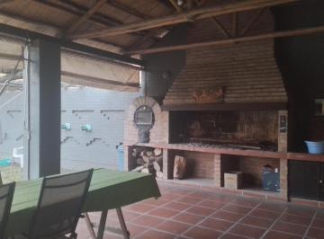 Casa · 17m² · 5 Ambientes · 1 Cochera · Casa en Jardín de Epicuro