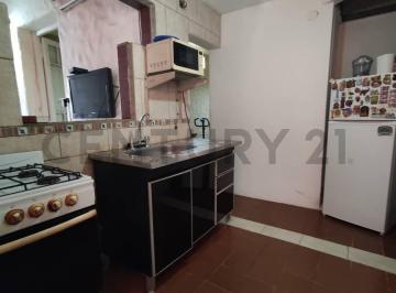 PH · 100m² · 4 Ambientes · Venta PH a Refaccionar con Amplio Patio y 3 Dorm. – Villa Luro