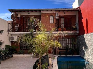 PH · 140m² · 4 Ambientes · Venta PH 3 Habitaciones Saenz Peña Pileta