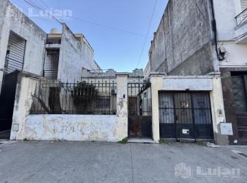 Casa · 163m² · Terreno en Parque Avellaneda 8,66 X 27 Construibles Aprox 900 m²