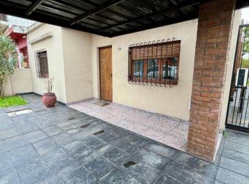 Casa · 100m² · 3 Ambientes · 2 Cocheras · Casa 3 Ambientes en Venta Importante Esquina