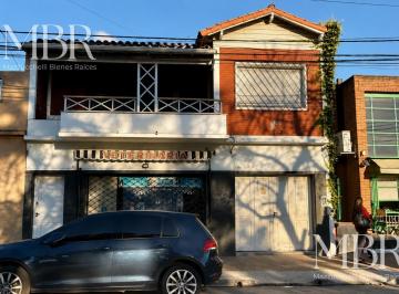 Casa · 230m² · 4 Ambientes · Casa con Local en Martinez, Sobre Dardo Rocha
