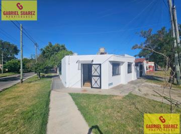 Casa · 85m² · 2 Ambientes · Moldes 807 Esquina Legisladores - Llavallol - Alquiler - 1 Dormitorio
