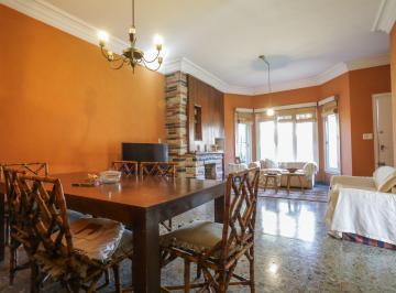 Casa · 120m² · 4 Ambientes · 2 Cocheras · Casaituzaingo 4 Ambientes Piscin Parque, Cochera