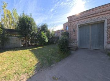Casa de 4 ambientes, Suipacha · Casa con Galpón en Venta en Suipacha – Amplios Espacios y Múltiples Posibilidades