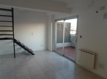 Departamento · 42m² · 2 Ambientes · Av Nazca 1719 - Alquiler 2 Ambientes Duplex con 2 Balcones, Muy Luminoso en Villa del Parque