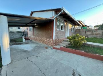 Casa · 64m² · 3 Ambientes · 1 Cochera · Casa en Venta, 2 Dorm., Patio, La Quinta, Villa Carlos Paz