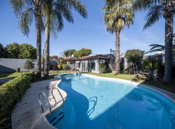 Casa · 380m² · 5 Ambientes · 4 Cocheras · Venta Casa 5 Ambientes con Quincho Parque y Pileta en Villa Ballester