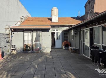 PH · 115m² · 4 Ambientes · En Venta PH 3 Amb. Pa C/ Terraza y Quincho, Independiente. - V. Martelli, V. Lopez